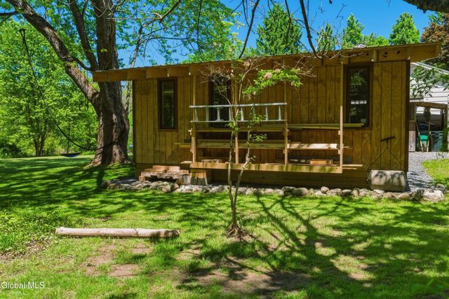 704 Tanner Road, Clifton Park, NY 12065