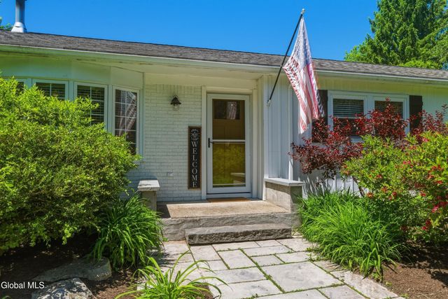 704 Tanner Road, Clifton Park, NY 12065