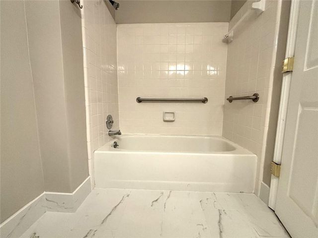 558 Dorsey SW Circle, Lilburn, GA 30047