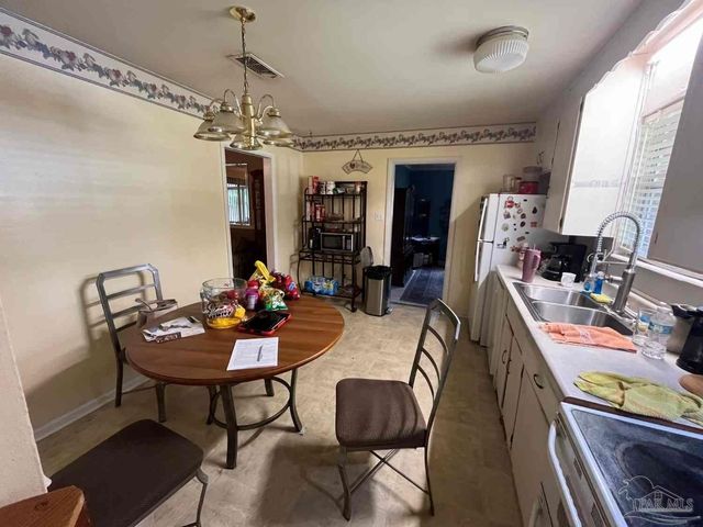 4506 Lemoyne Ln, Pensacola, FL 32505