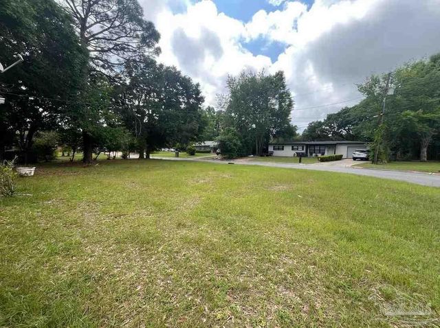 4506 Lemoyne Ln, Pensacola, FL 32505