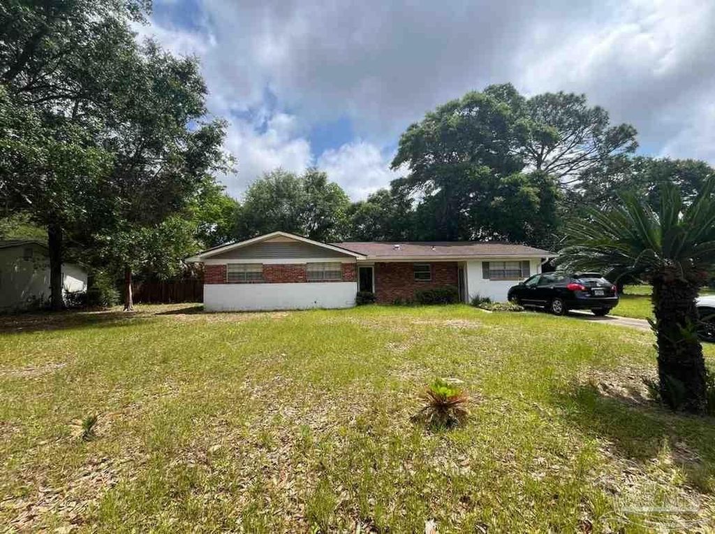 4506 Lemoyne Ln, Pensacola, FL 32505