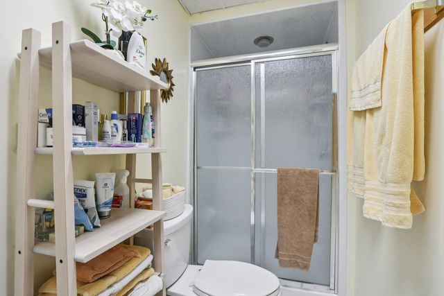 2300 Bellaire Court, Des Plaines, IL 60016