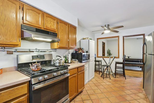 2300 Bellaire Court, Des Plaines, IL 60016