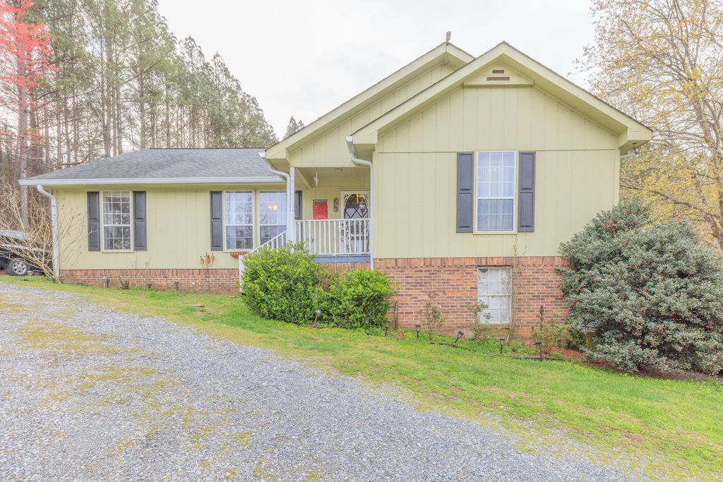 1769 Tunnel Hill Varnell Road NW, Tunnel Hill, GA 30755