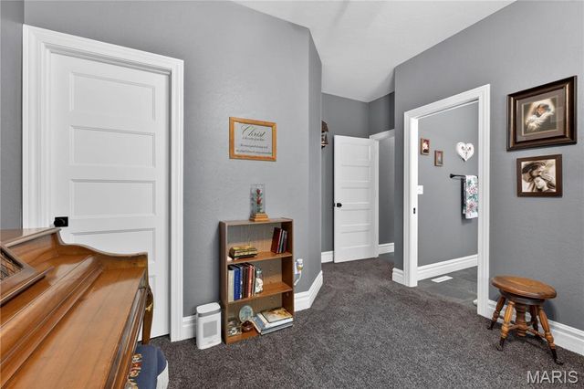 210 Luca James Point, O'fallon, IL 62269