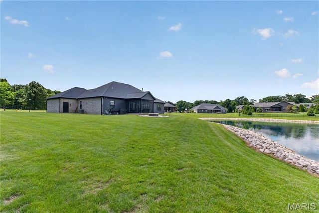 210 Luca James Point, O'fallon, IL 62269