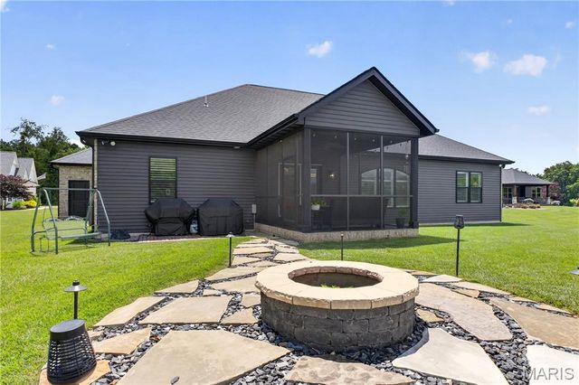 210 Luca James Point, O'fallon, IL 62269