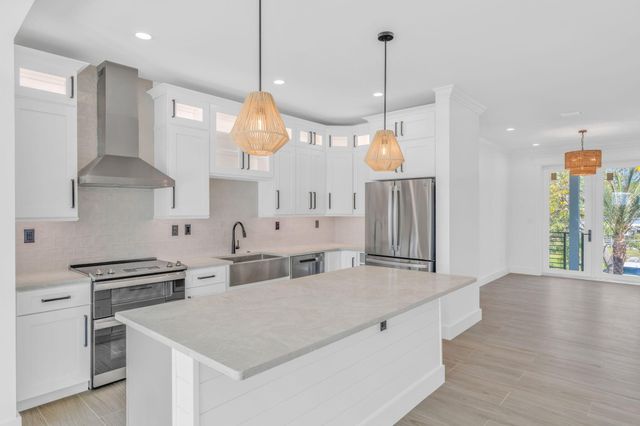 17210 Angelfish Lane, Sugarloaf Key, FL 33042