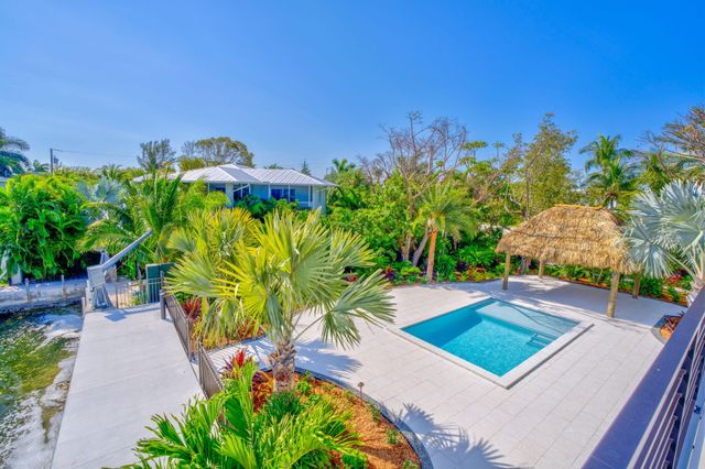 17210 Angelfish Lane, Sugarloaf Key, FL 33042