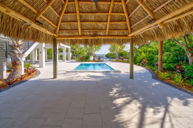 17210 Angelfish Lane, Sugarloaf Key, FL 33042