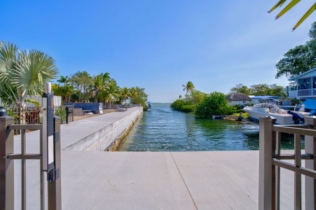 17210 Angelfish Lane, Sugarloaf Key, FL 33042