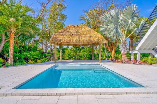 17210 Angelfish Lane, Sugarloaf Key, FL 33042