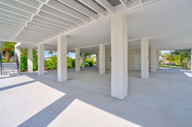 17210 Angelfish Lane, Sugarloaf Key, FL 33042