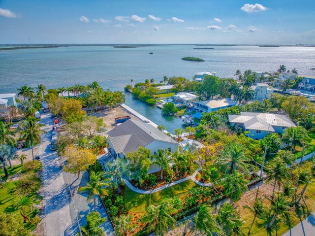 17210 Angelfish Lane, Sugarloaf Key, FL 33042