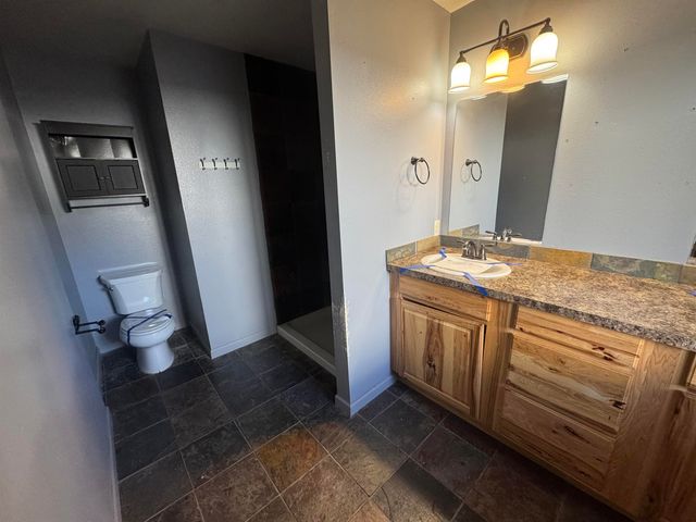 1000 7th Ave NW, Minot, ND 58703