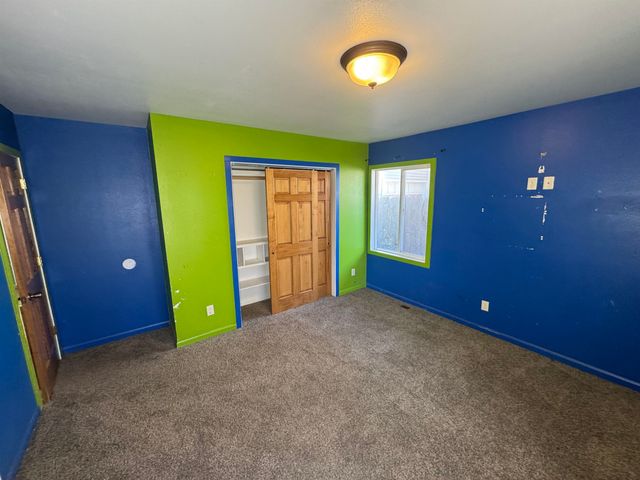 1000 7th Ave NW, Minot, ND 58703