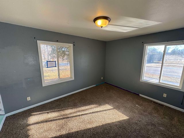 1000 7th Ave NW, Minot, ND 58703