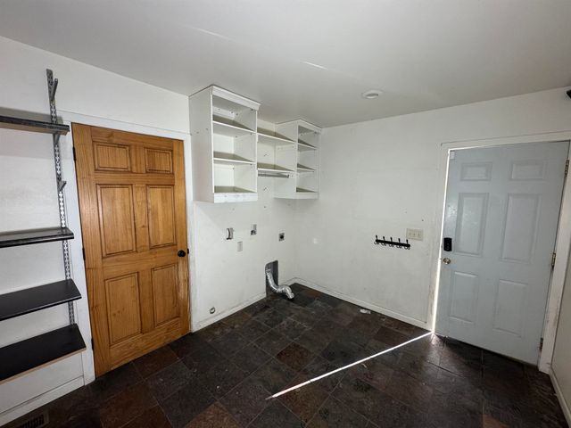 1000 7th Ave NW, Minot, ND 58703