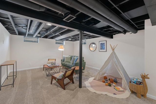 1318 W Fiesta LANE, Mequon, WI 53092