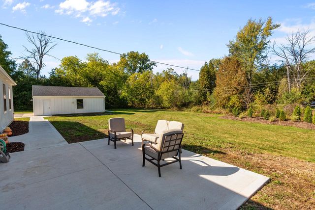 1318 W Fiesta LANE, Mequon, WI 53092