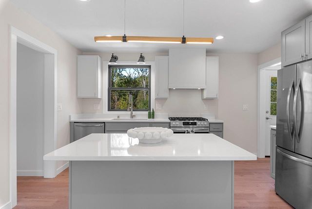 1318 W Fiesta LANE, Mequon, WI 53092