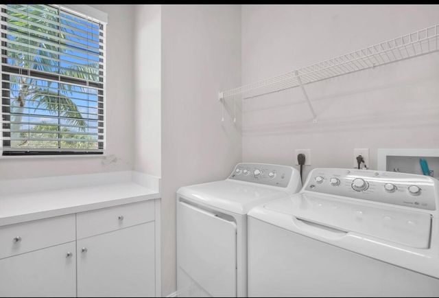 8104 Rainforest Jasper Lane, Delray Beach, FL 33446