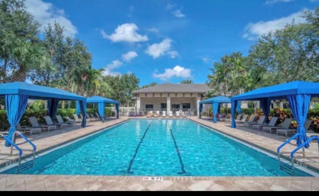 8104 Rainforest Jasper Lane, Delray Beach, FL 33446