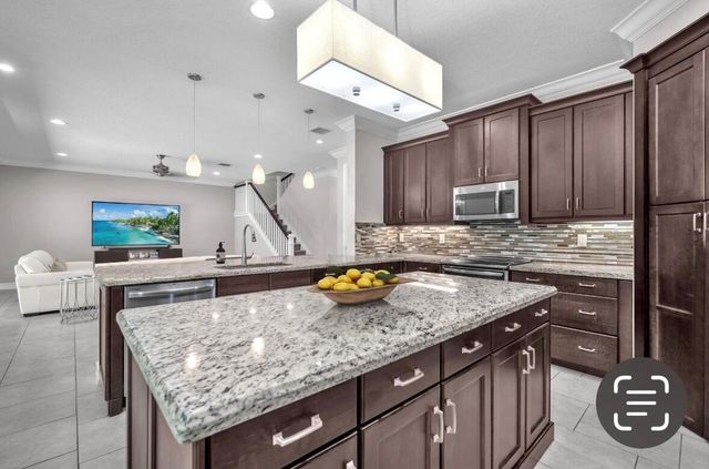 8104 Rainforest Jasper Lane, Delray Beach, FL 33446