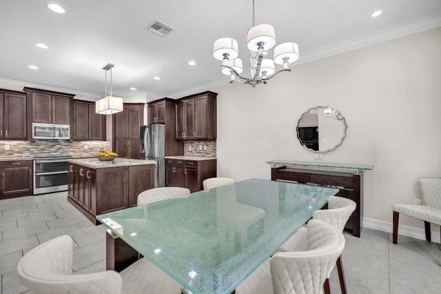 8104 Rainforest Jasper Lane, Delray Beach, FL 33446