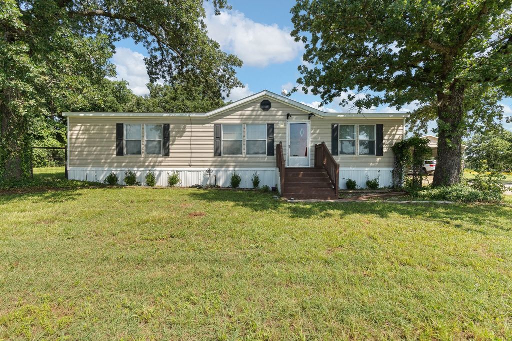1381 Fm 67, Covington, TX 76636