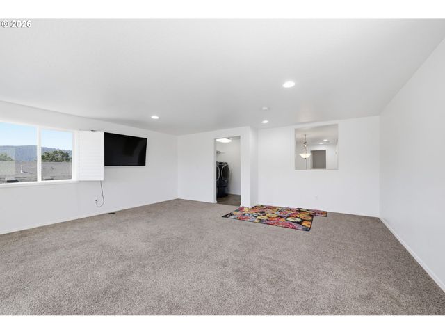 4630 GLACIER MEADOWS Loop, Springfield, OR 97478