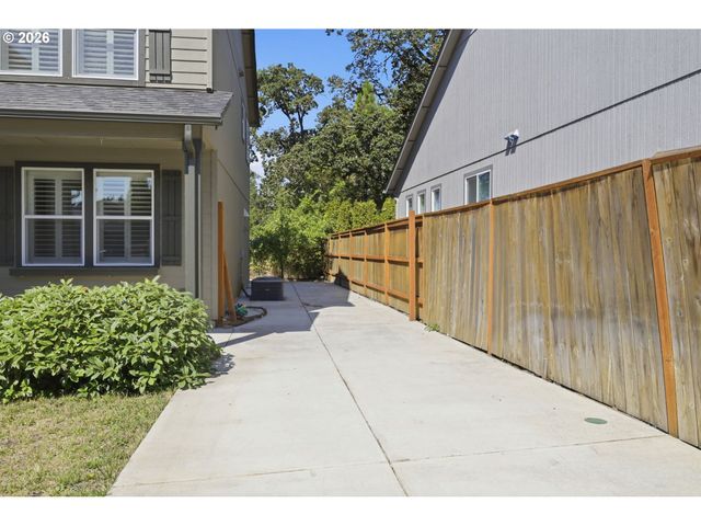 4630 GLACIER MEADOWS Loop, Springfield, OR 97478
