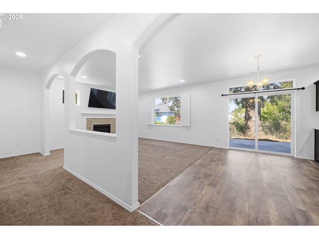 4630 GLACIER MEADOWS Loop, Springfield, OR 97478