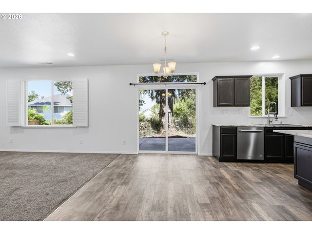 4630 GLACIER MEADOWS Loop, Springfield, OR 97478