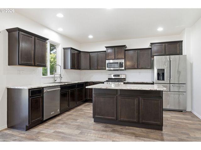 4630 GLACIER MEADOWS Loop, Springfield, OR 97478