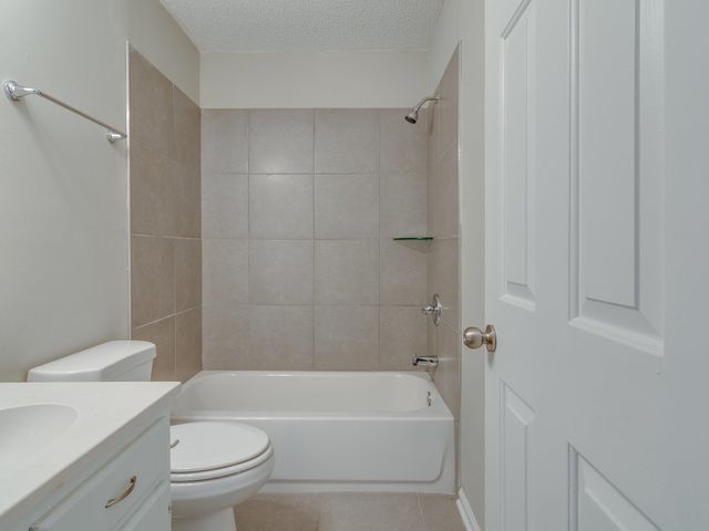 4551 WAVERLY FARMS RD, Millington, TN 38053