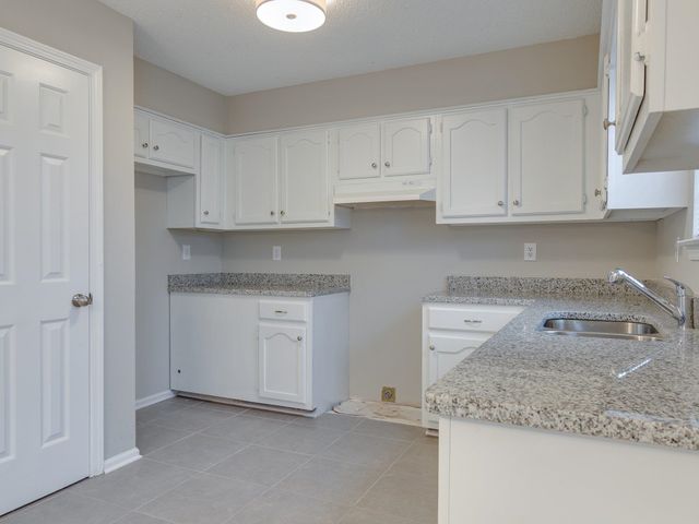 4551 WAVERLY FARMS RD, Millington, TN 38053