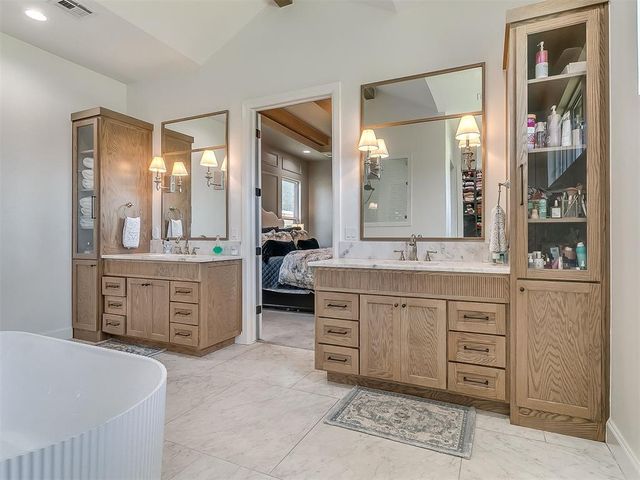 10713 NW 26th Street, Yukon, OK 73099