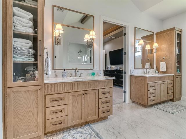 10713 NW 26th Street, Yukon, OK 73099