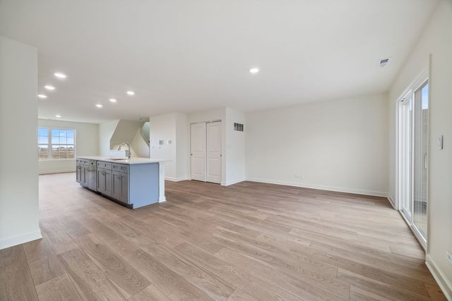 2463 Bella Drive, Pingree Grove, IL 60140