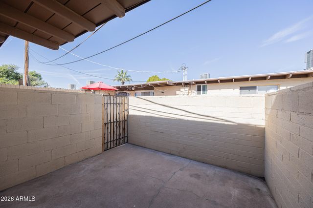 388 N COMANCHE Drive 11, Chandler, AZ 85224