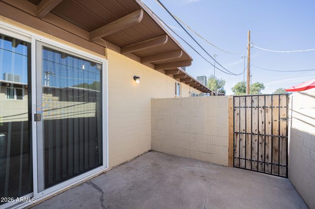 388 N COMANCHE Drive 11, Chandler, AZ 85224