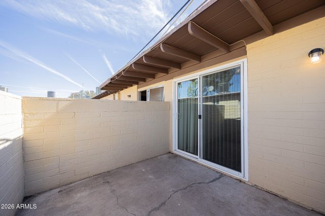 388 N COMANCHE Drive 11, Chandler, AZ 85224