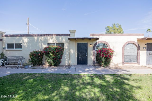 388 N COMANCHE Drive 11, Chandler, AZ 85224