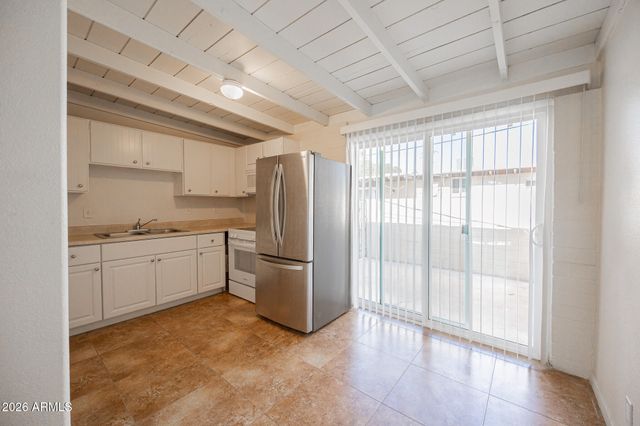 388 N COMANCHE Drive 11, Chandler, AZ 85224