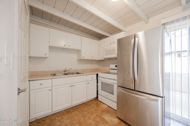 388 N COMANCHE Drive 11, Chandler, AZ 85224