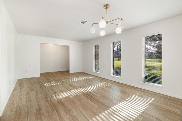 416 Southern Oaks Drive, Lake Jackson, TX 77566