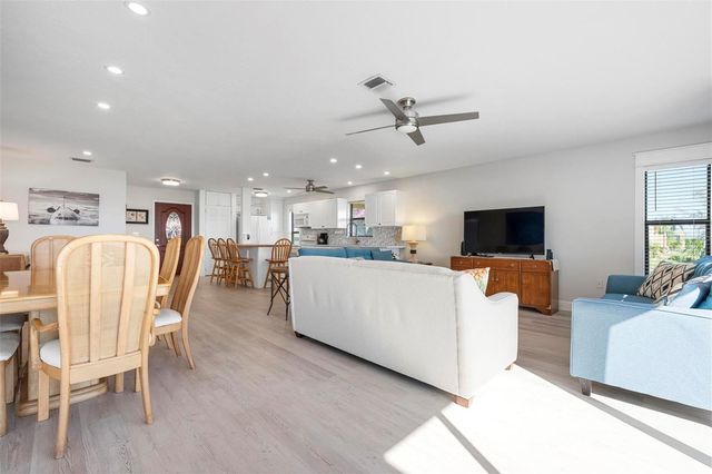 3875 CATALINA DRIVE, Bradenton, FL 34210