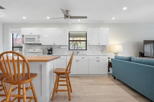 3875 CATALINA DRIVE, Bradenton, FL 34210